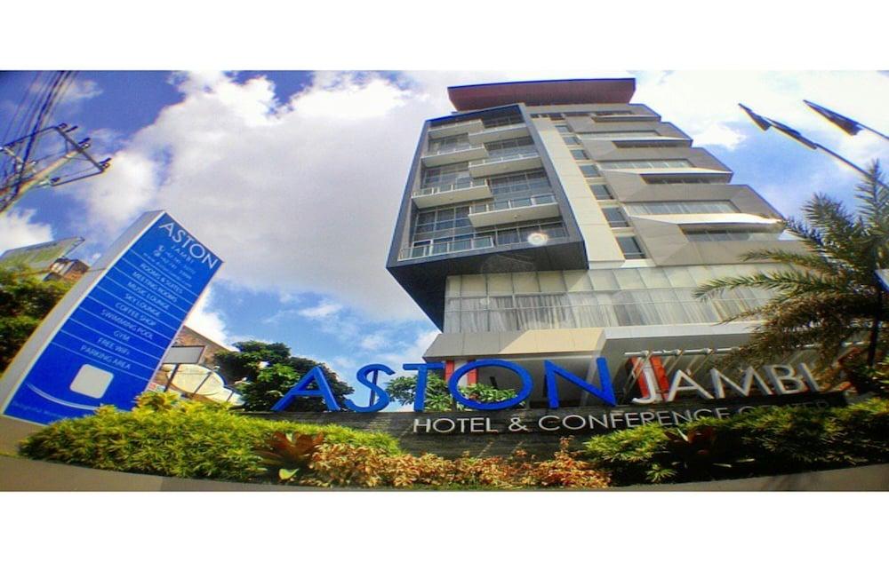 Aston Jambi Hotel & Conference Center Exterior foto